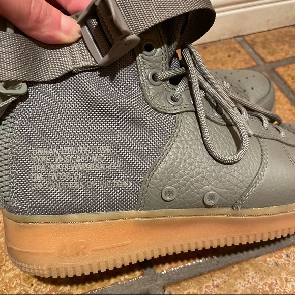 Nike Air Force Mid Desert Moss / Gum bottom - Picture 2 of 8